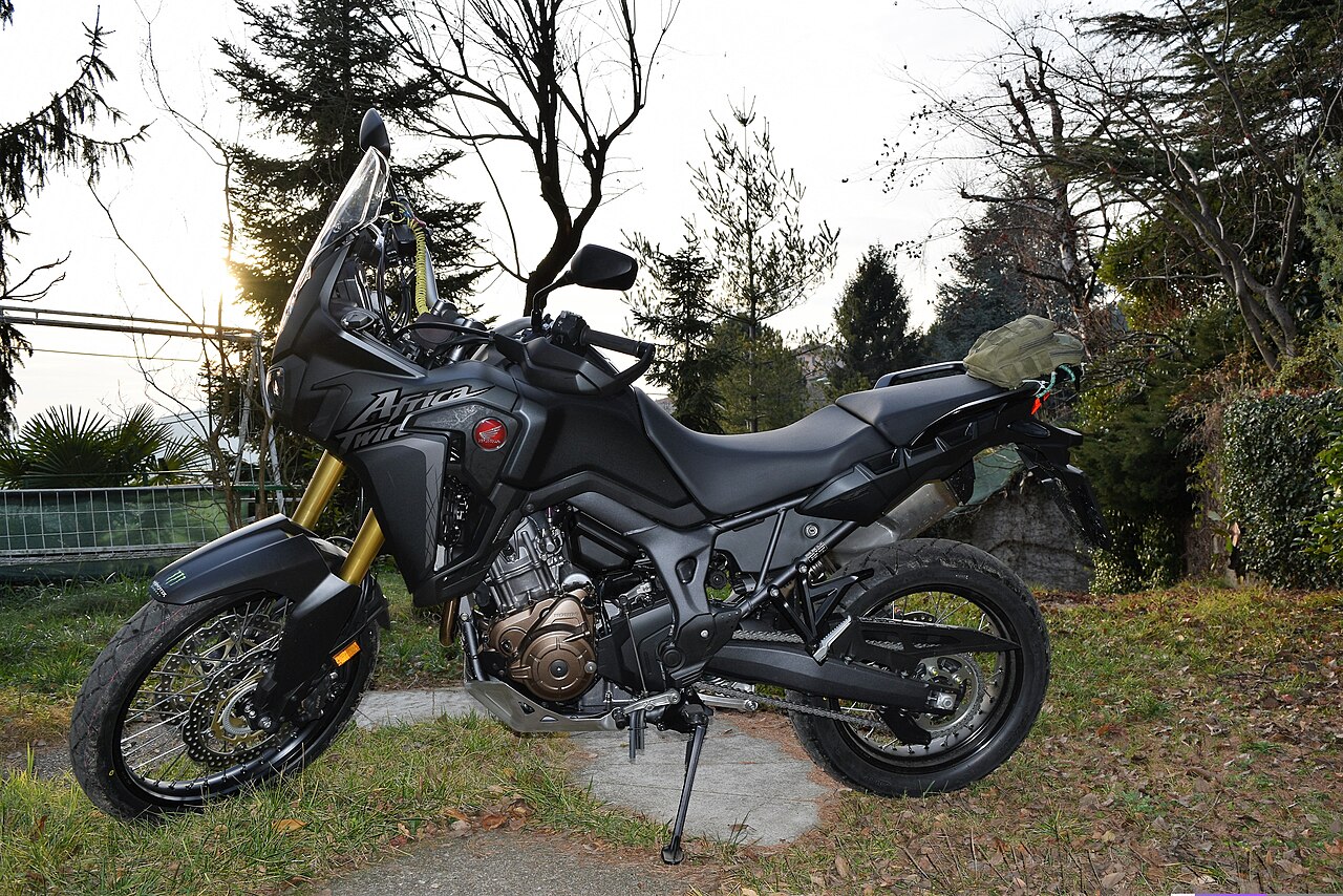 CRF1000L Africa Twin — возвращение имени спустя тринадцать лет после снятия с производства.
